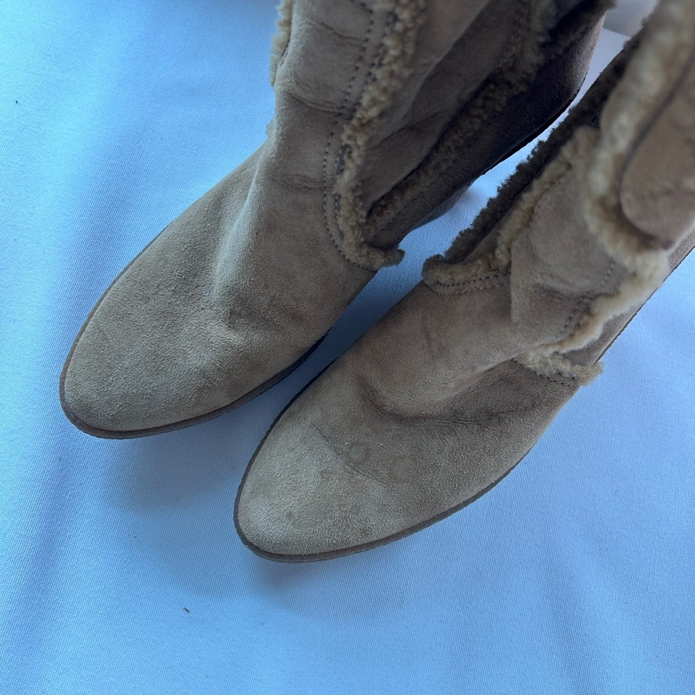 Gucci Camel GG Monogram Shearling Wedge Boots Size 7.5 - Picture 8 of 9